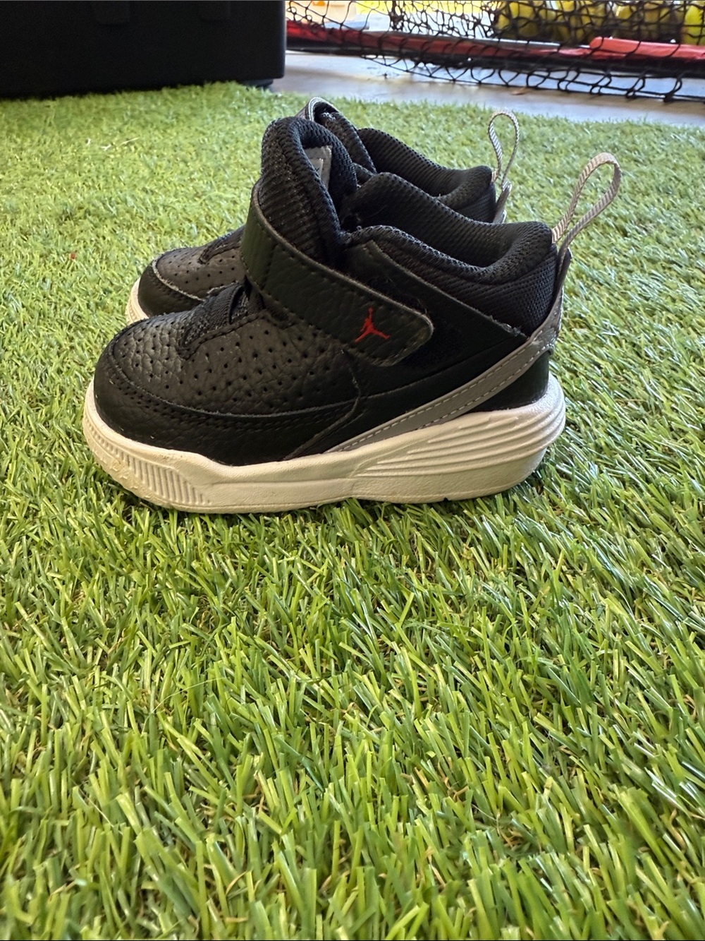 Jordan‎ Toddler Black and White Hook-and-Loop Sneakers with Red Accent